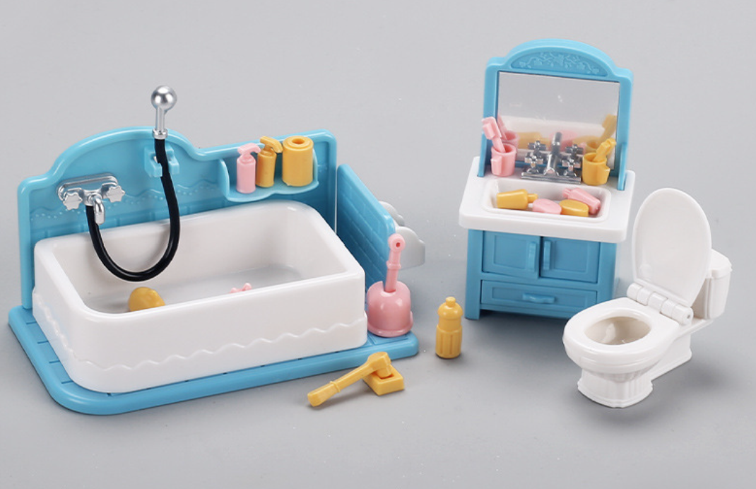 Miniature Leprechaun Bathroom - Trap Supplies & Pranks Kit